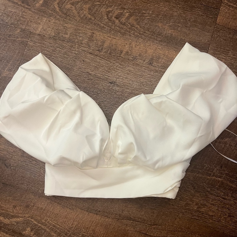 VESTIQUE WHITE TOP
